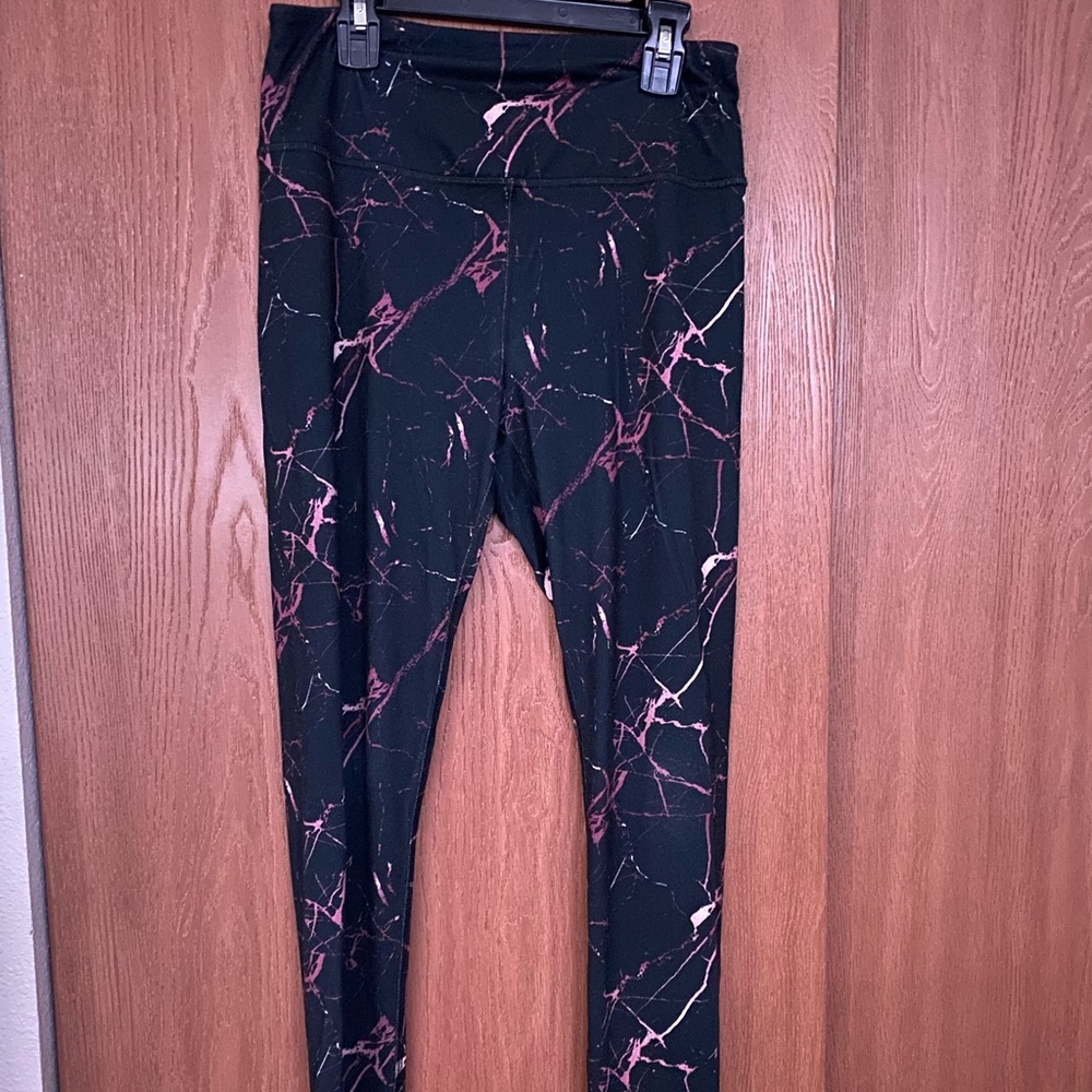 SO medium leggings